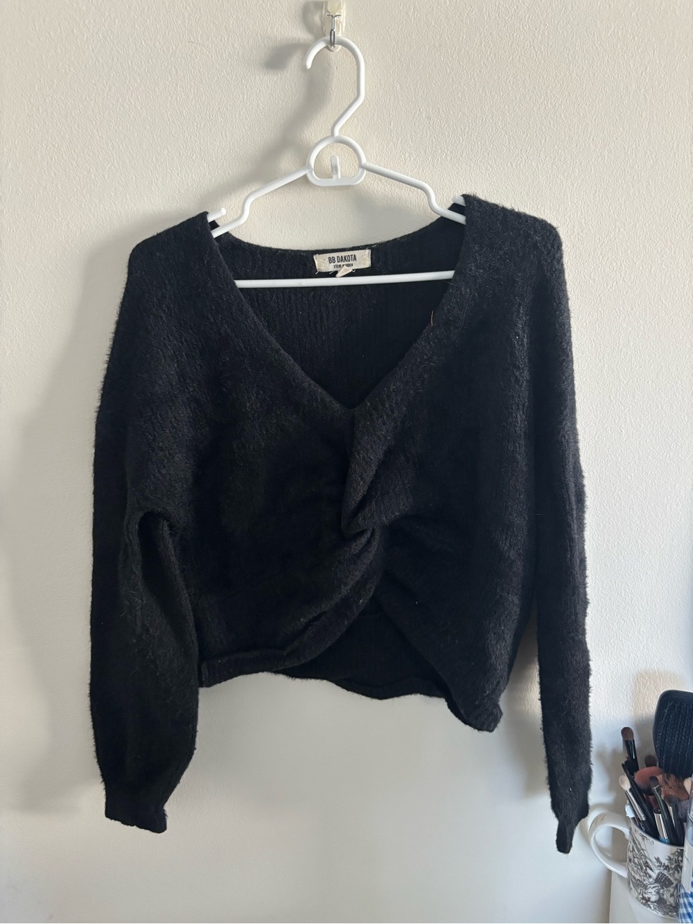 BB Dakota Black Twist-Front V-Neck Pullover